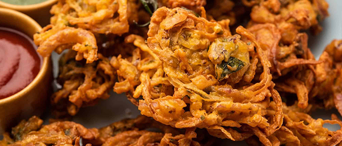 Vegetable Pakora  With Salad 